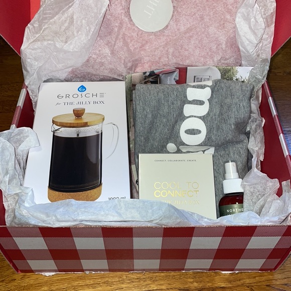 Fall 2022 Jilly box items - Picture 3 of 13